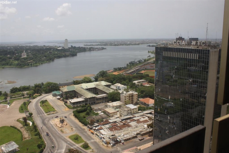 La Côte d`Ivoire panse ses plaies, un mois après l`arrestation de Gbagbo